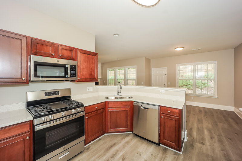 2,210/Mo, 3283 Welmingham Dr SW Atlanta, GA 30331 Kitchen View 2