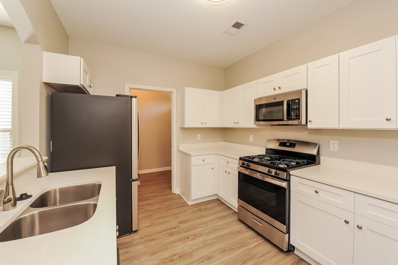 2,010/Mo, 78 Howard Ave Nw Cartersville, GA 30121 Kitchen View 2