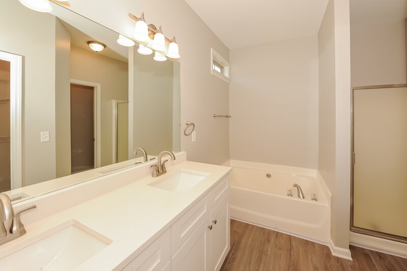 2,010/Mo, 78 Howard Ave Nw Cartersville, GA 30121 Main Bathroom View