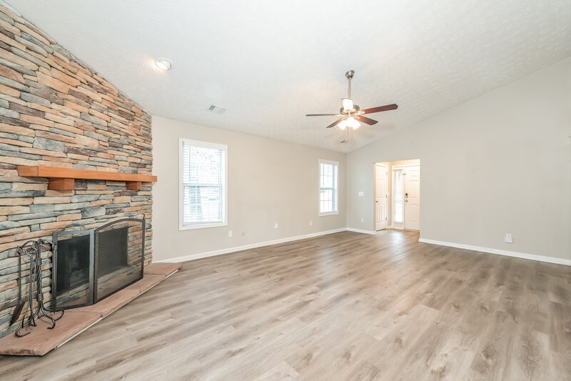 1,840/Mo, 2219 Ligney Creek Ln Snellville, GA 30039 Living Room View 2
