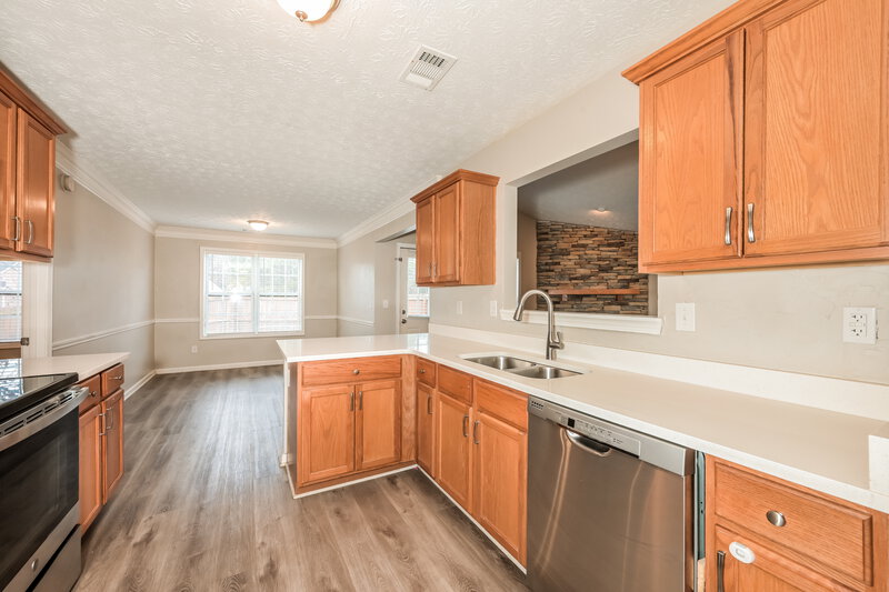 1,840/Mo, 2219 Ligney Creek Ln Snellville, GA 30039 Kitchen View 2