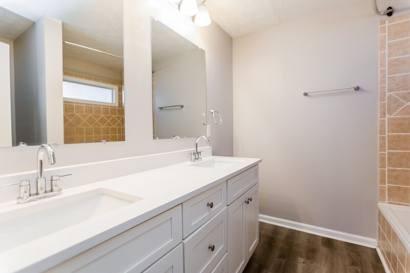 2,040/Mo, 4770 Millbank Court NW Acworth, GA 30102 Main Bathroom View