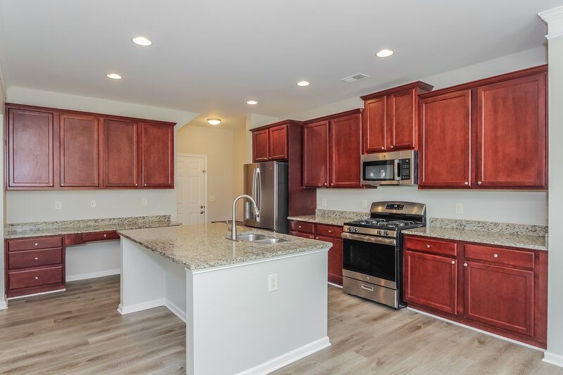 2,350/Mo, 65 Bollen Rdg Hiram, GA 30141 Kitchen View