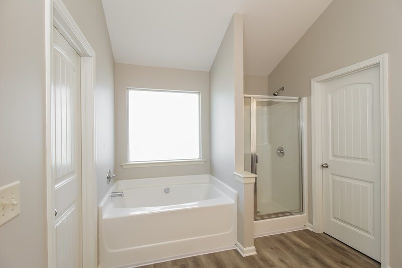 2,350/Mo, 65 Bollen Rdg Hiram, GA 30141 Main Bathroom View