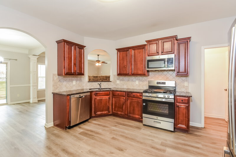 2,160/Mo, 159 Bethany Manor Dr Ball Ground, GA 30107 Kitchen View 2