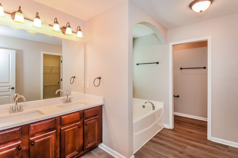 2,160/Mo, 159 Bethany Manor Dr Ball Ground, GA 30107 Main Bathroom View