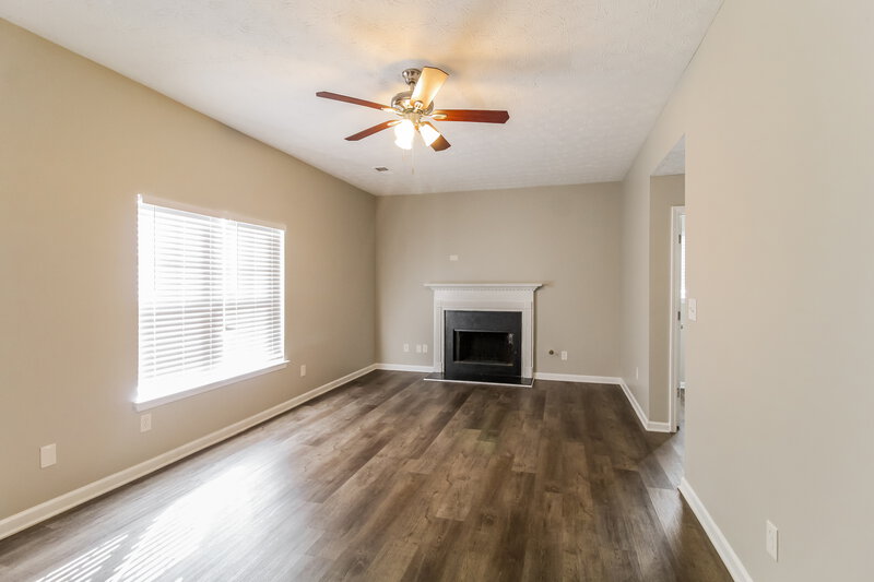 2,310/Mo, 2098 SUGAR CREEK FALLS Court SE Atlanta, GA 30316 Living Room View