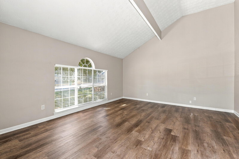 2,180/Mo, 2098 SUGAR CREEK FALLS Court SE Atlanta, GA 30316 Living Room View