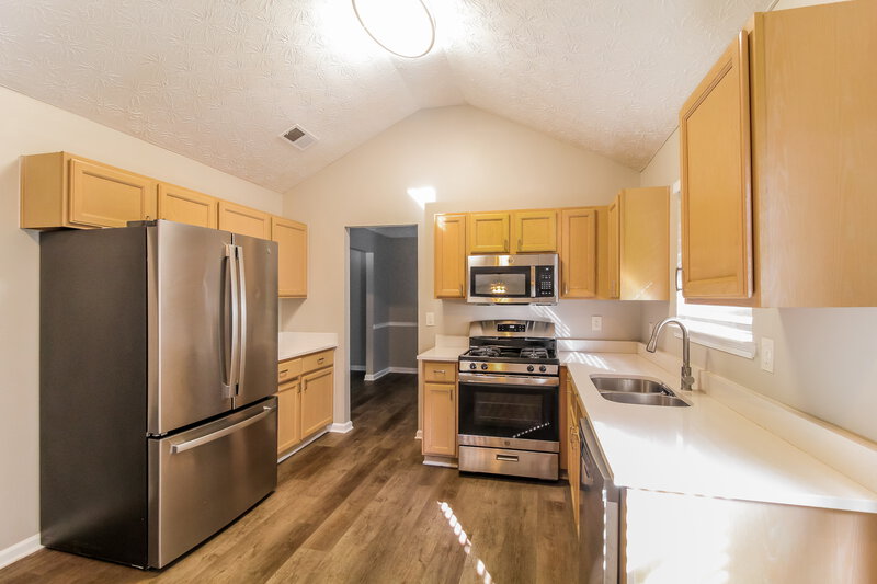 2,310/Mo, 2098 SUGAR CREEK FALLS Court SE Atlanta, GA 30316 Kitchen View