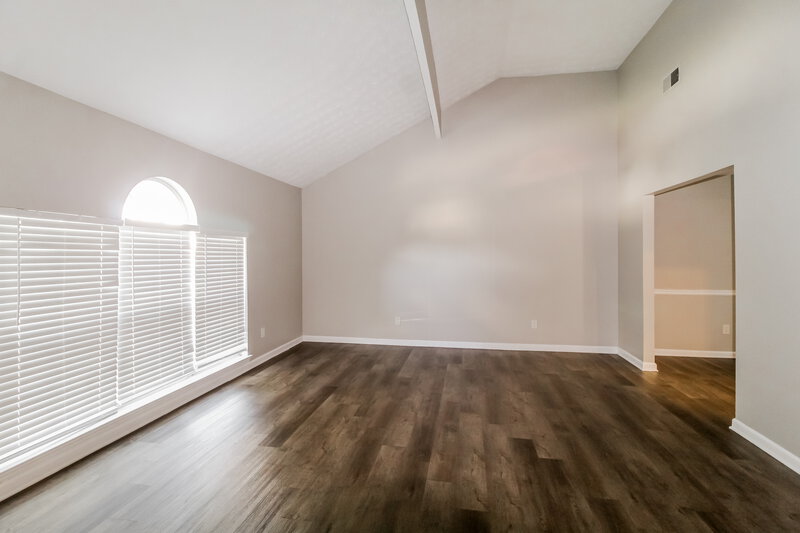 2,310/Mo, 2098 SUGAR CREEK FALLS Court SE Atlanta, GA 30316 Family Room View 2
