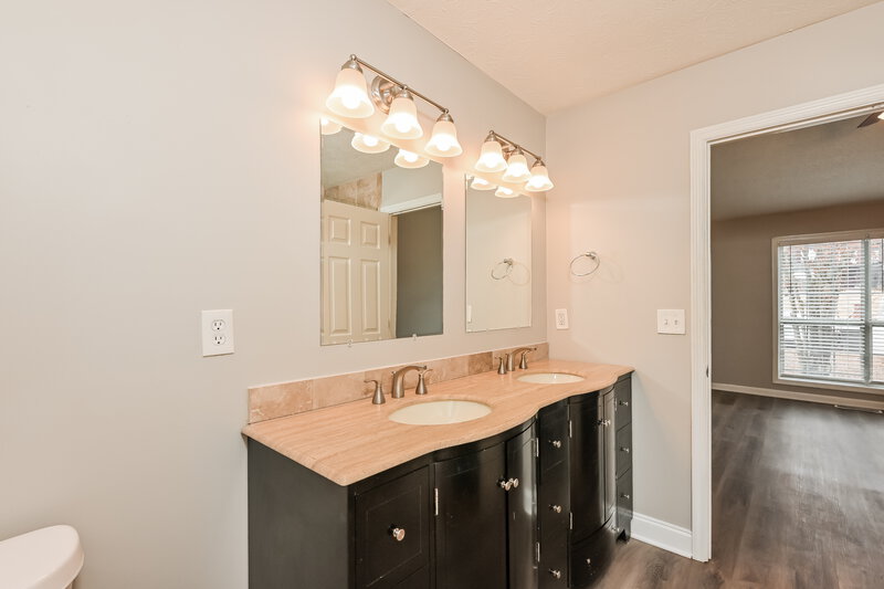 2,025/Mo, 5965 Tallant Dr Sugar Hill, GA 30518 Main Bathroom View