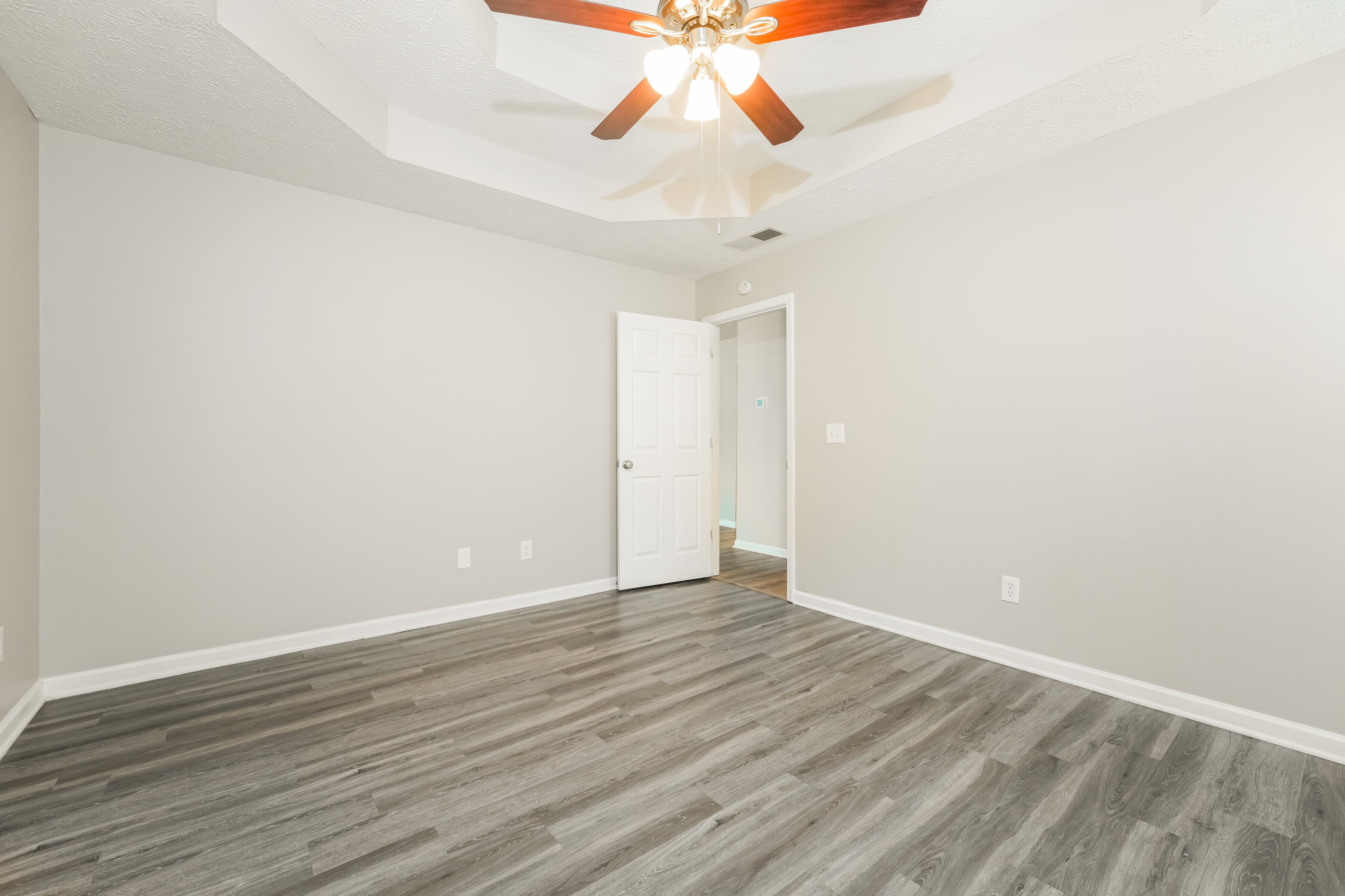 0/Mo, 25 Collins Trce Covington, GA 30016 Main Bedroom View