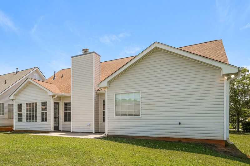 0/Mo, 25 Collins Trce Covington, GA 30016 Rear View