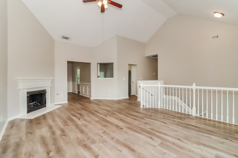 2,555/Mo, 450 Boxelder Rd Atlanta, GA 30349 Living Room View 2