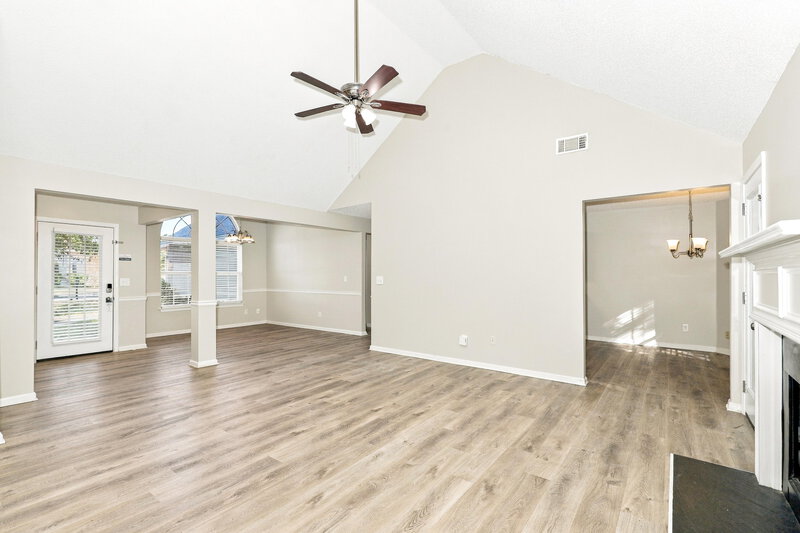 1,940/Mo, 10662 Village Lndg Jonesboro, GA 30238 Living Room View