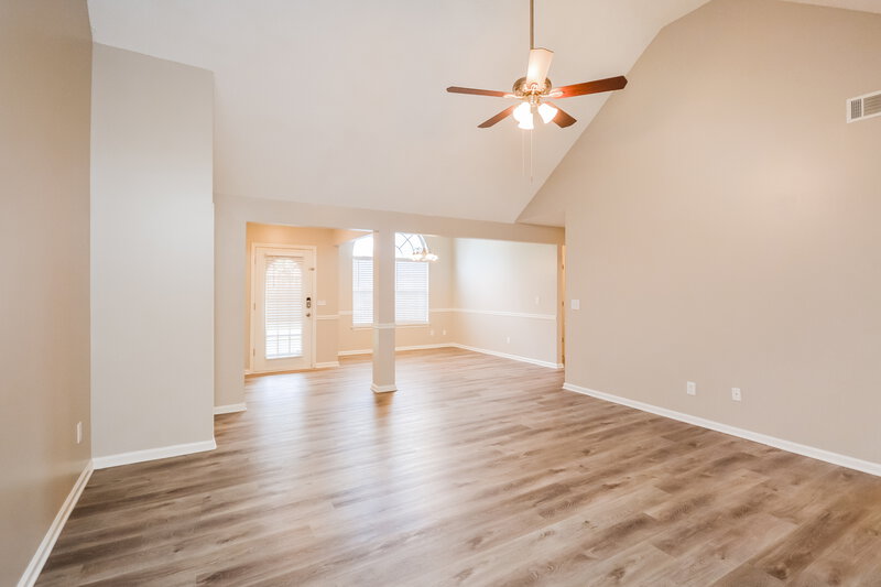 2,580/Mo, 10662 Village Lndg Jonesboro, GA 30238 Living Room View 2