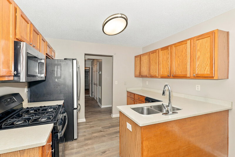 1,940/Mo, 10662 Village Lndg Jonesboro, GA 30238 Kitchen View