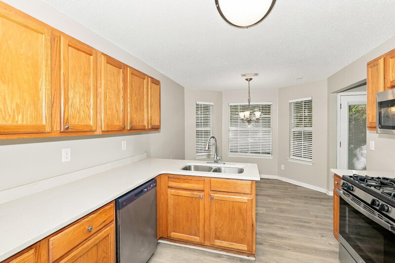 1,940/Mo, 10662 Village Lndg Jonesboro, GA 30238 Kitchen View 2