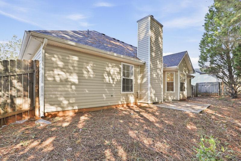 1,940/Mo, 10662 Village Lndg Jonesboro, GA 30238 Rear View
