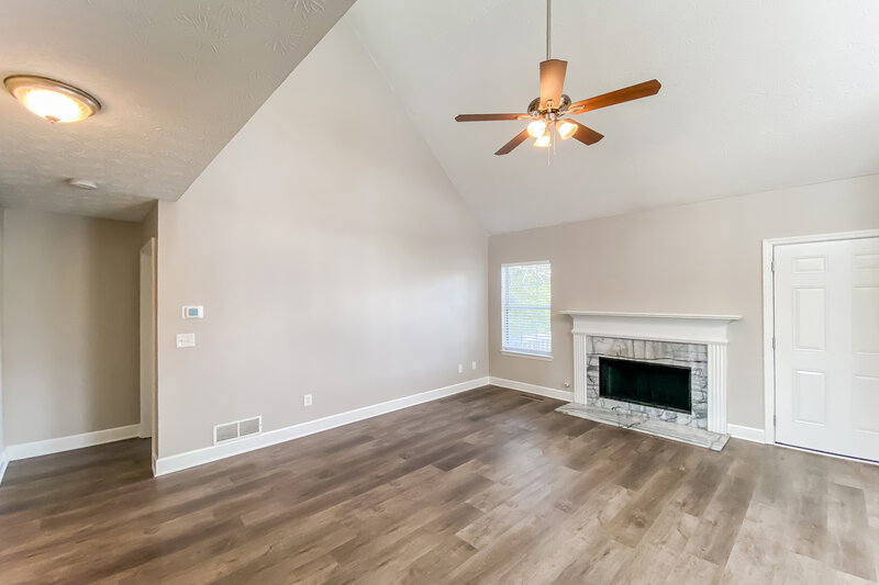 2,000/Mo, 11771 Spring Lake Way Fayetteville, GA 30215 Living Room View