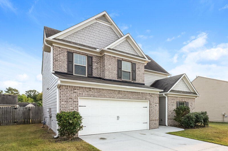 0/Mo, 167 Aberdeen Way Dallas, GA 30132 Front View