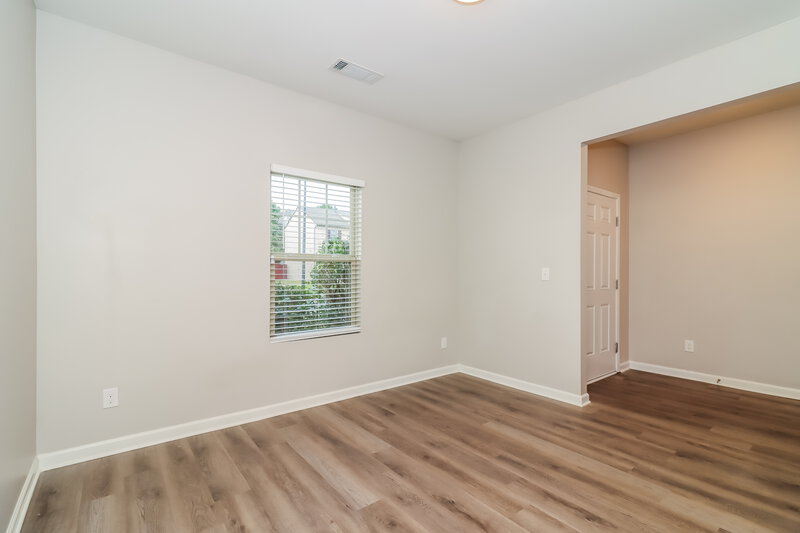 0/Mo, 167 Aberdeen Way Dallas, GA 30132 Dining Room View