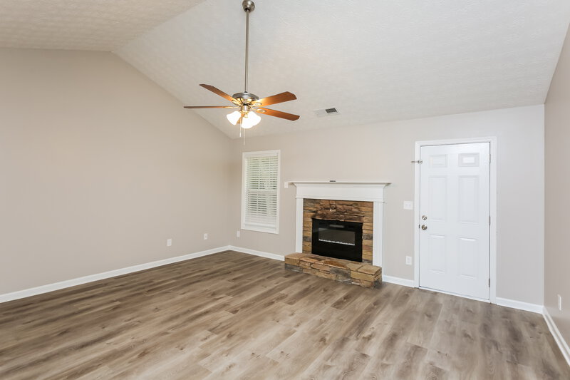 1,930/Mo, 95 Hallmark Lane Covington, GA 30014 Living Room View 4