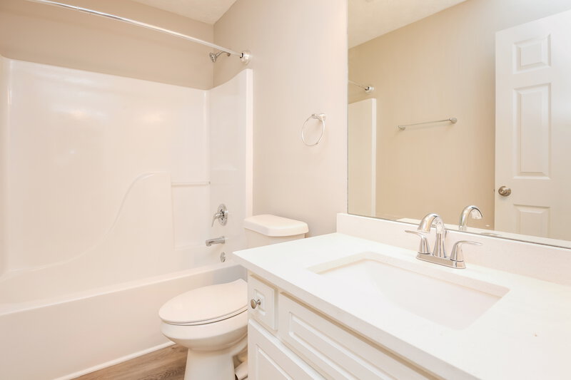 1,930/Mo, 95 Hallmark Lane Covington, GA 30014 Bathroom View