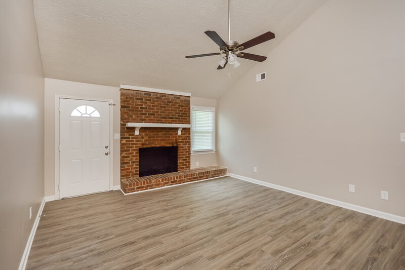 1,795/Mo, 417 Willow Ct SE Conyers, GA 30094 Living Room View