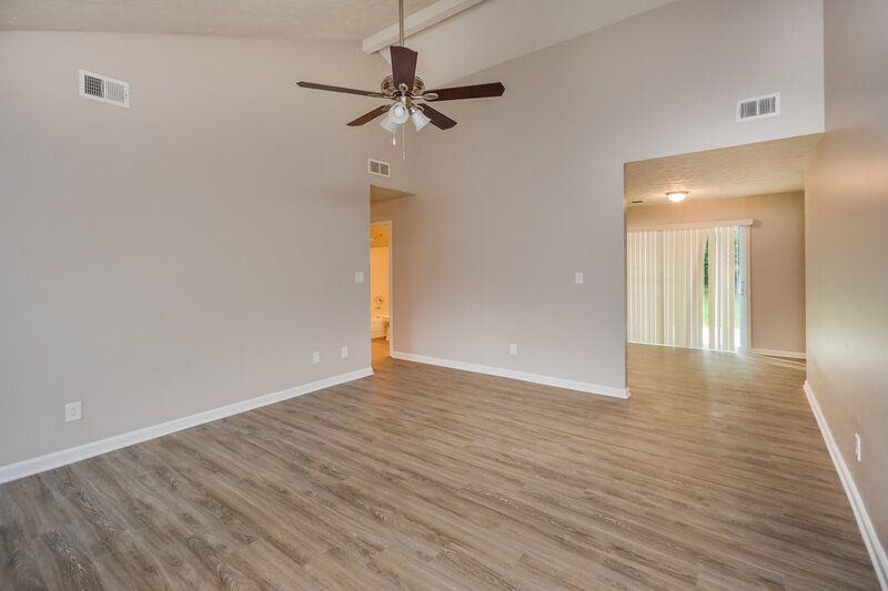 1,795/Mo, 417 Willow Ct SE Conyers, GA 30094 Living Room View 2