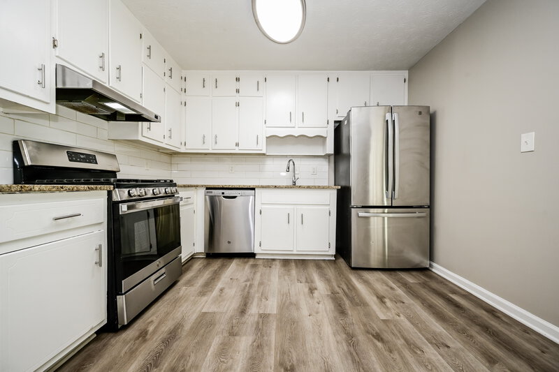 1,740/Mo, 417 Willow Ct SE Conyers, GA 30094 Kitchen View