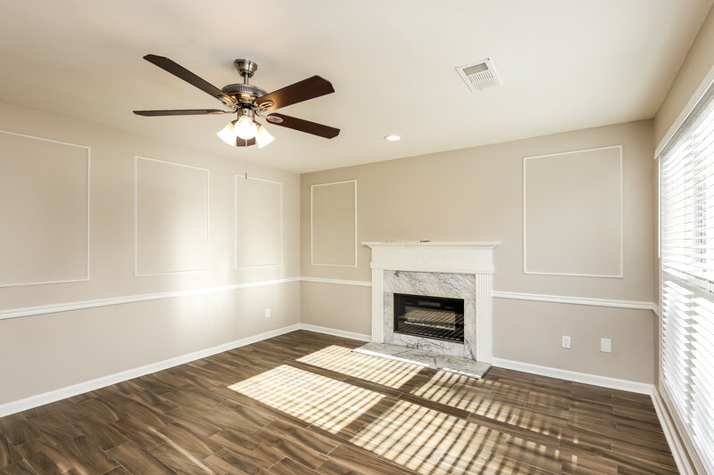 2,385/Mo, 655 Suwanee Lakes Cir Suwanee, GA 30024 Living Room View