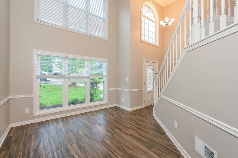 2,340/Mo, 655 Suwanee Lakes Cir Suwanee, GA 30024 Living Room View