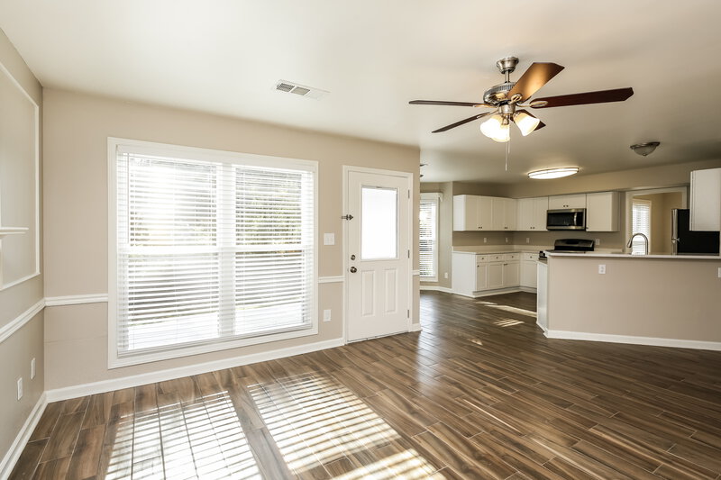 2,385/Mo, 655 Suwanee Lakes Cir Suwanee, GA 30024 Living Room View 2