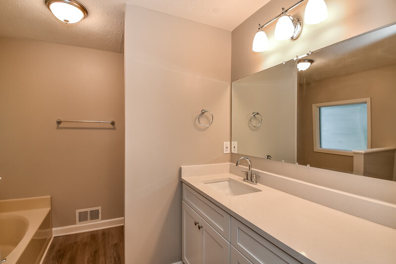 0/Mo, 8934 WESTERN PINES DR Douglasville, GA 30134 Main Bathroom View