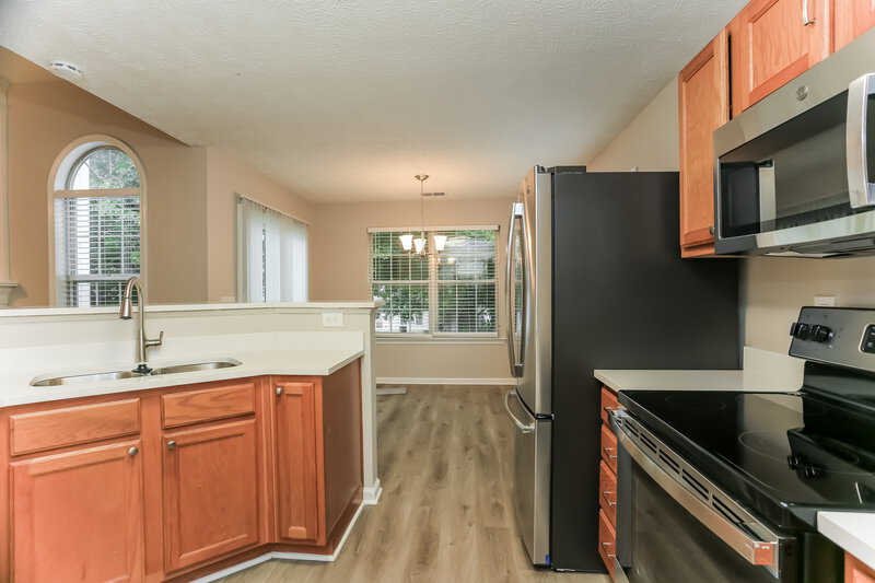 2,690/Mo, 6265 New Magnolia Pl College Park, GA 30349 Kitchen View 3