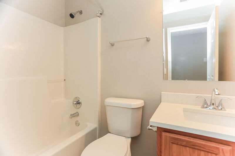 2,690/Mo, 6265 New Magnolia Pl College Park, GA 30349 Bathroom View