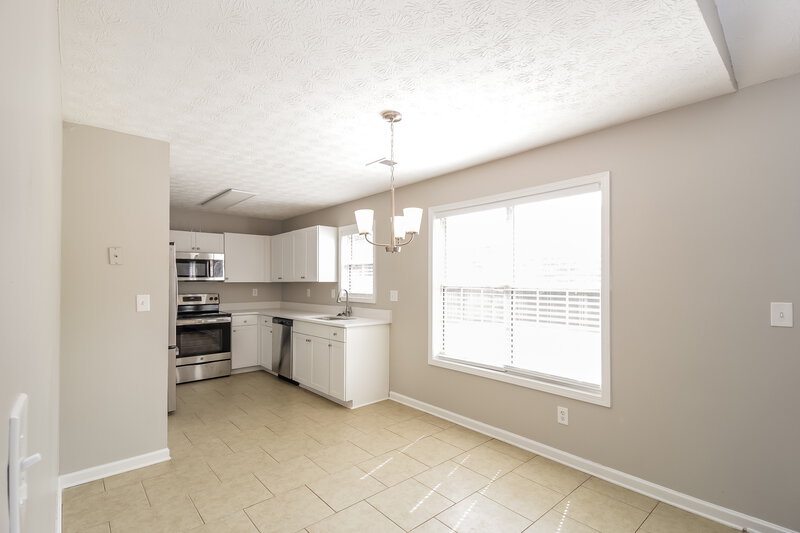 2,490/Mo, 88 Ann Cir SE Cartersville, GA 30121 Dining Room View 2