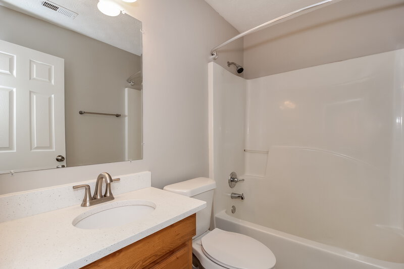 2,490/Mo, 88 Ann Cir SE Cartersville, GA 30121 Bathroom View
