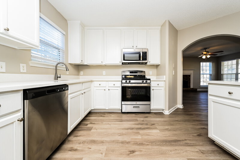 2,035/Mo, 260 Stone Ridge Way Covington, GA 30016 Kitchen View