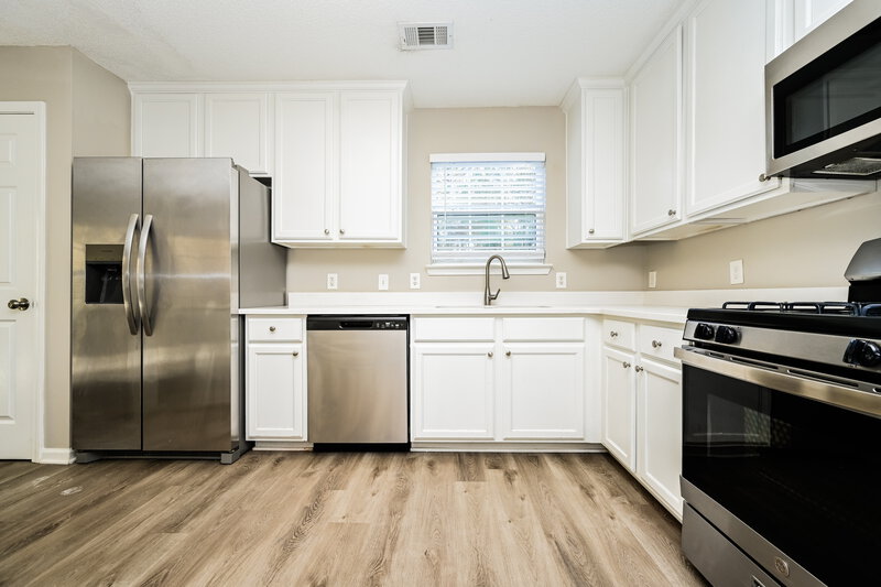 2,035/Mo, 260 Stone Ridge Way Covington, GA 30016 Kitchen View 2