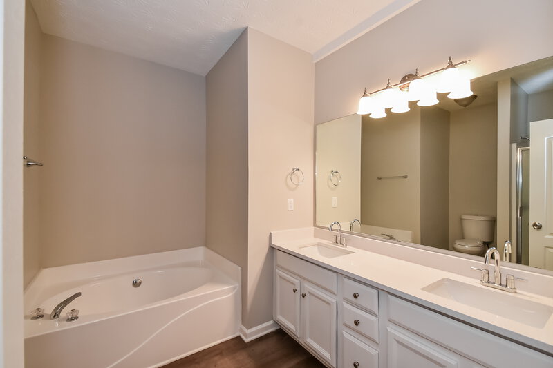 2,005/Mo, 7074 Littlebrook Way Douglasville, GA 30134 Main Bathroom View