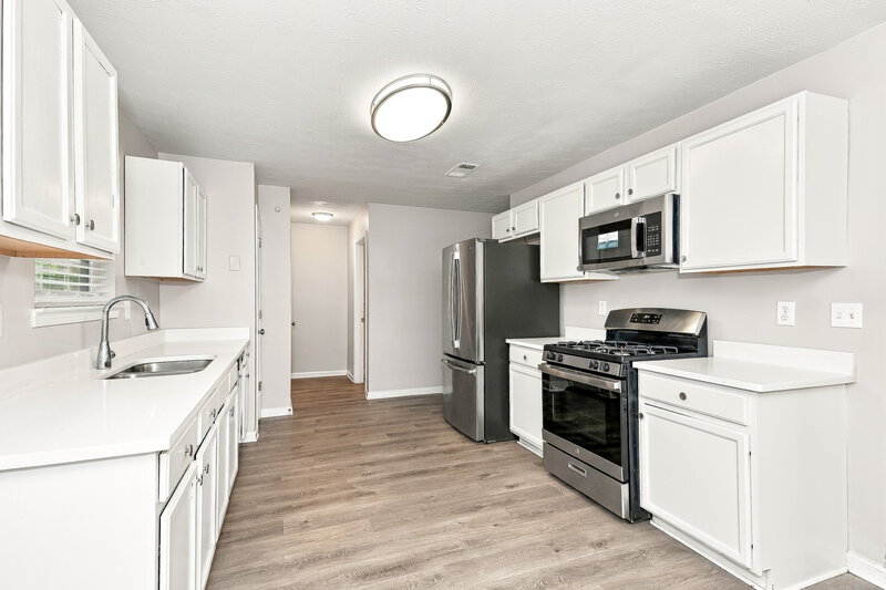 2,025/Mo, 2534 Walter Way Stockbridge, GA 30281 Kitchen View
