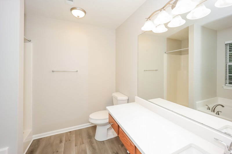 2,980/Mo, 2534 Walter Way Stockbridge, GA 30281 Main Bathroom View