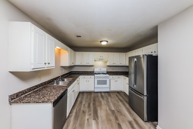 1,725/Mo, 350 Anna Ave Palmetto, GA 30268 Kitchen View