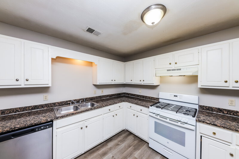 1,725/Mo, 350 Anna Ave Palmetto, GA 30268 Kitchen View 2
