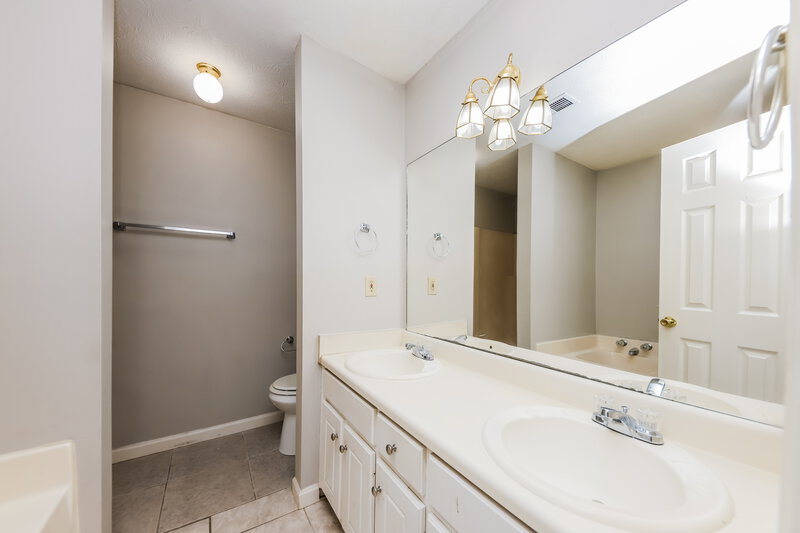 1,725/Mo, 350 Anna Ave Palmetto, GA 30268 Main Bathroom View