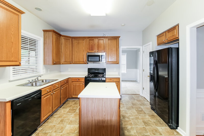 2,130/Mo, 1106 Short Line Ct Lawrenceville, GA 30043 Kitchen View 2