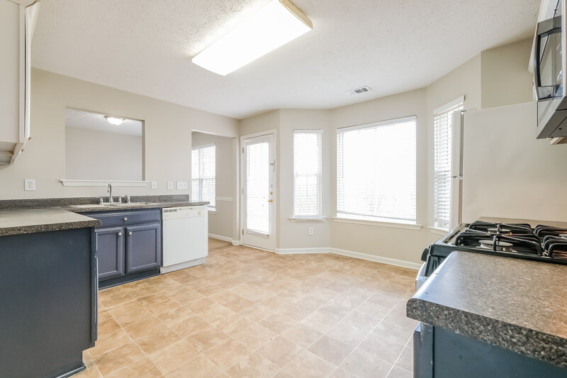 2,105/Mo, 1405 Buckingham Pl Stockbridge, GA 30281 Kitchen View