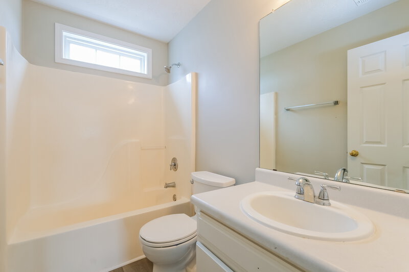 2,105/Mo, 1405 Buckingham Pl Stockbridge, GA 30281 Bathroom View